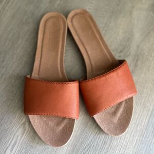 HARI MARI WOMEN'S SYDNEY FLATS LEATHER
